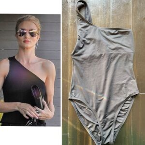 Andie swim Chic black One-Shoulder Swimsuit one piece symmetrical xs long torso